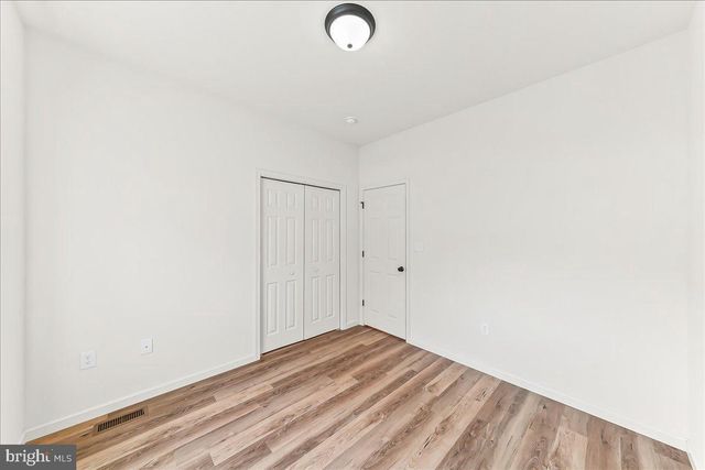 245 FLINTWOOD DR, Oxford, PA 19363