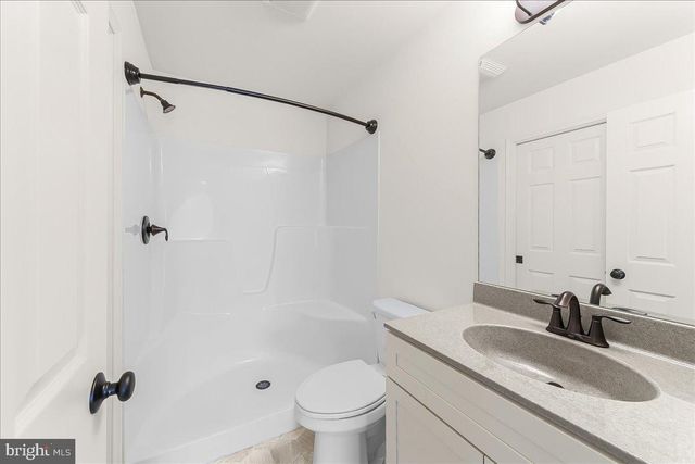 245 FLINTWOOD DR, Oxford, PA 19363