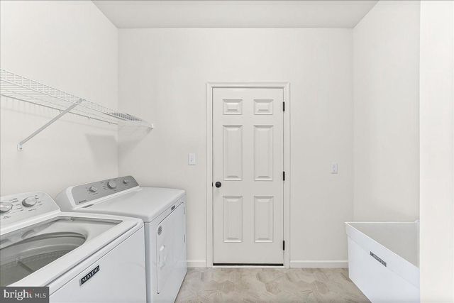 245 FLINTWOOD DR, Oxford, PA 19363