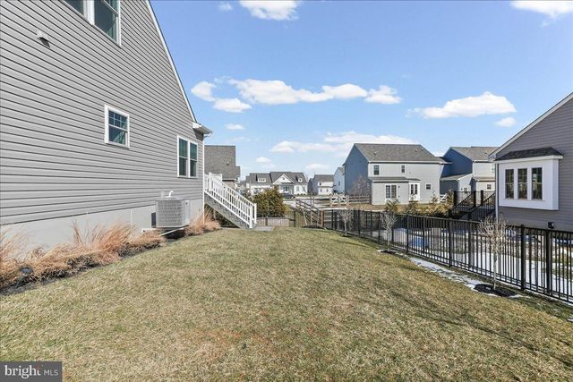 245 FLINTWOOD DR, Oxford, PA 19363