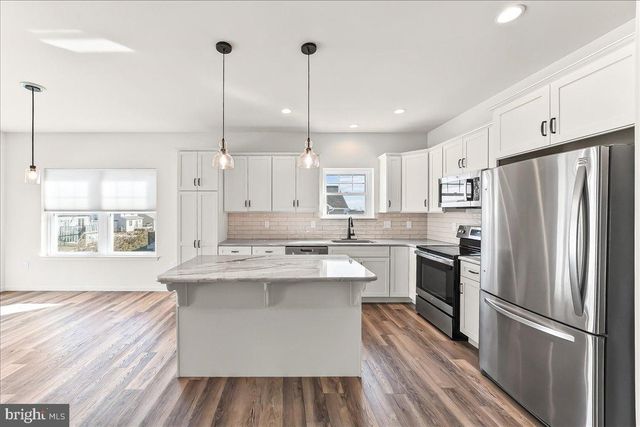 245 FLINTWOOD DR, Oxford, PA 19363