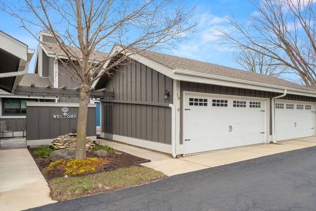 10 W Windsor Court, Sugar Grove, IL 60554