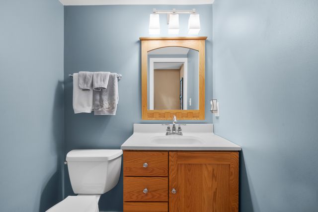 10 W Windsor Court, Sugar Grove, IL 60554