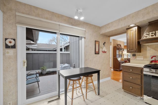 10 W Windsor Court, Sugar Grove, IL 60554