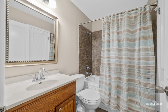 10 W Windsor Court, Sugar Grove, IL 60554