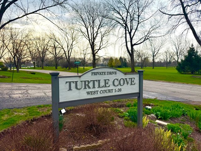 10 W Windsor Court, Sugar Grove, IL 60554