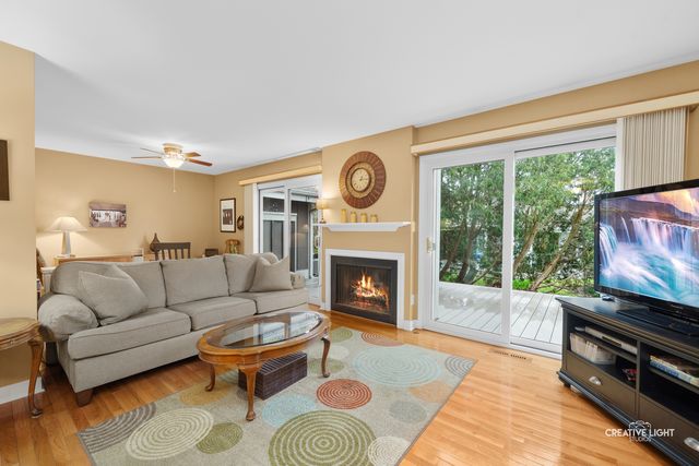 10 W Windsor Court, Sugar Grove, IL 60554