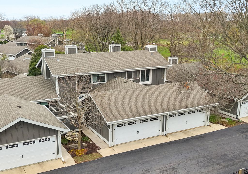 10 W Windsor Court, Sugar Grove, IL 60554
