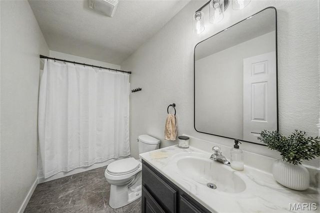 30421 Peach Blossom Lane, Lebanon, MO 65536