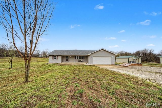 30421 Peach Blossom Lane, Lebanon, MO 65536