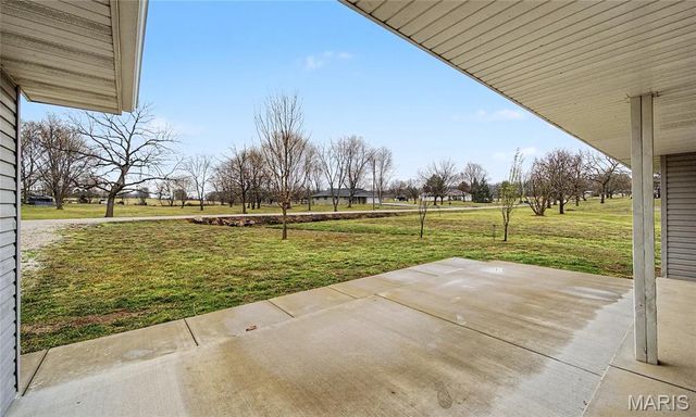 30421 Peach Blossom Lane, Lebanon, MO 65536