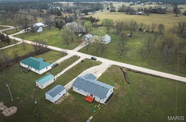 30421 Peach Blossom Lane, Lebanon, MO 65536