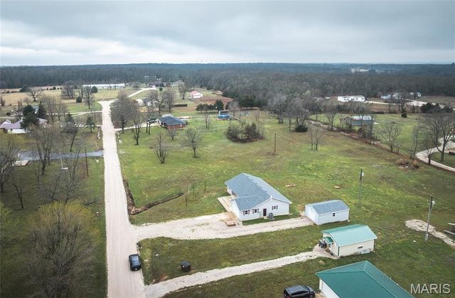 30421 Peach Blossom Lane, Lebanon, MO 65536