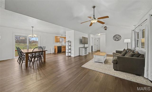 30421 Peach Blossom Lane, Lebanon, MO 65536