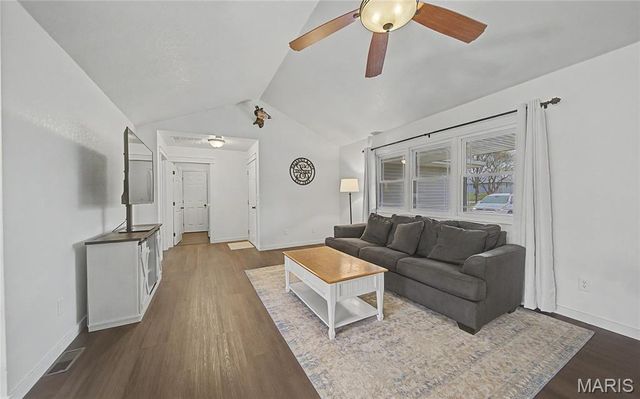 30421 Peach Blossom Lane, Lebanon, MO 65536