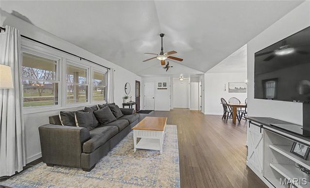 30421 Peach Blossom Lane, Lebanon, MO 65536