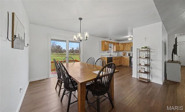 30421 Peach Blossom Lane, Lebanon, MO 65536