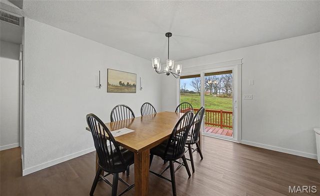 30421 Peach Blossom Lane, Lebanon, MO 65536