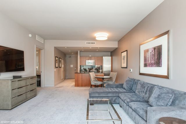 401 N Wabash Avenue 1936, Chicago, IL 60611