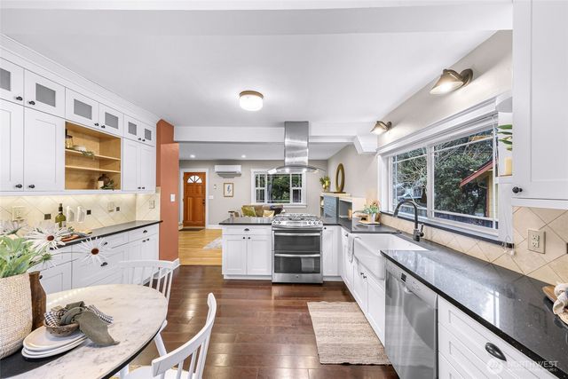 1420 E Maplewood Avenue, Bellingham, WA 98225