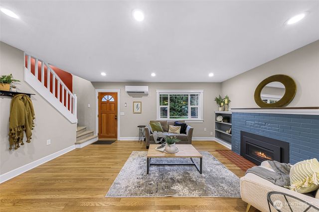 1420 E Maplewood Avenue, Bellingham, WA 98225