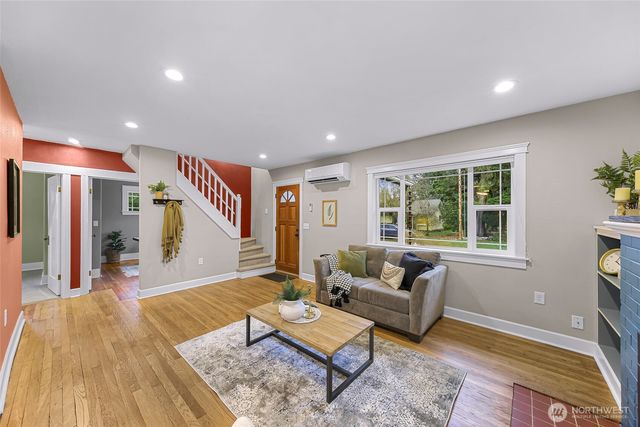 1420 E Maplewood Avenue, Bellingham, WA 98225