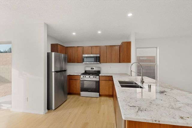 735 Redwood Street SW, Rio Rancho, NM 87124