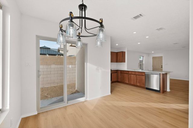 735 Redwood Street SW, Rio Rancho, NM 87124