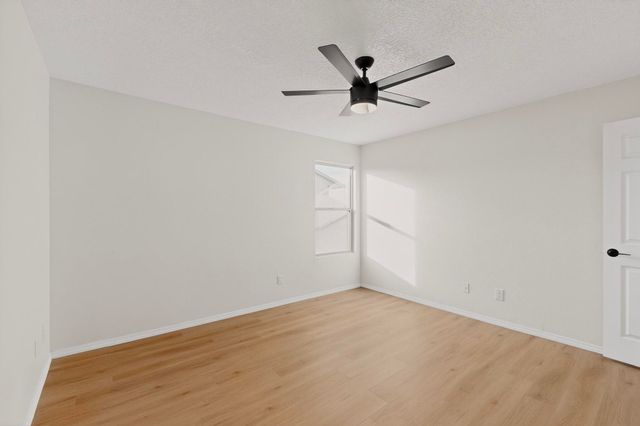 735 Redwood Street SW, Rio Rancho, NM 87124