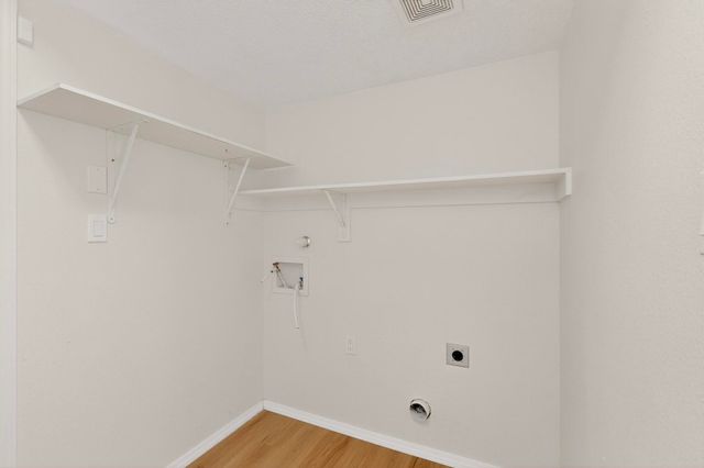 735 Redwood Street SW, Rio Rancho, NM 87124