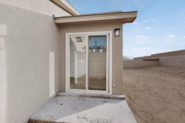 735 Redwood Street SW, Rio Rancho, NM 87124