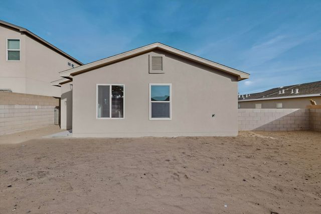 735 Redwood Street SW, Rio Rancho, NM 87124