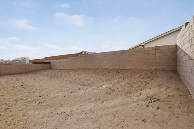 735 Redwood Street SW, Rio Rancho, NM 87124