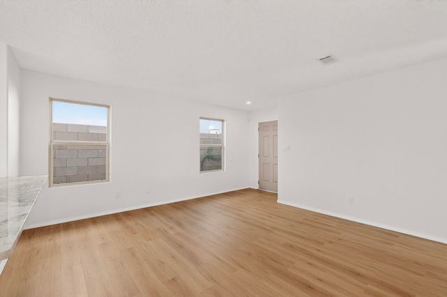 735 Redwood Street SW, Rio Rancho, NM 87124