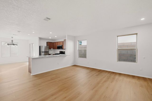 735 Redwood Street SW, Rio Rancho, NM 87124