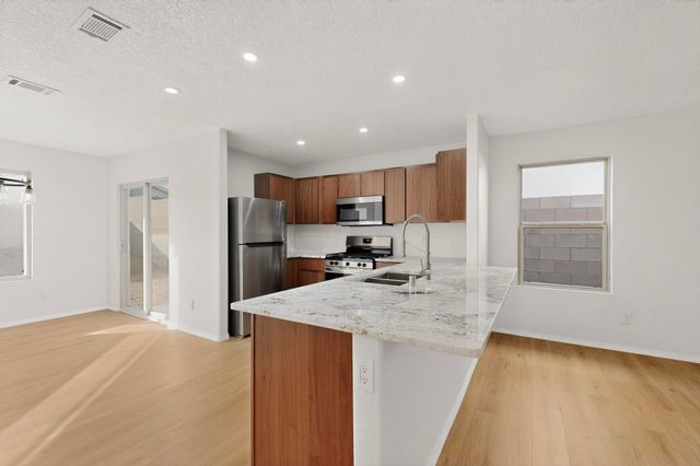 735 Redwood Street SW, Rio Rancho, NM 87124