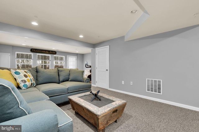 9678 ATTERBURY LN, Frederick, MD 21704