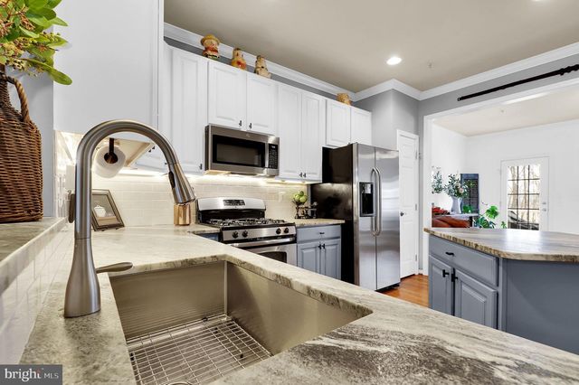 9678 ATTERBURY LN, Frederick, MD 21704