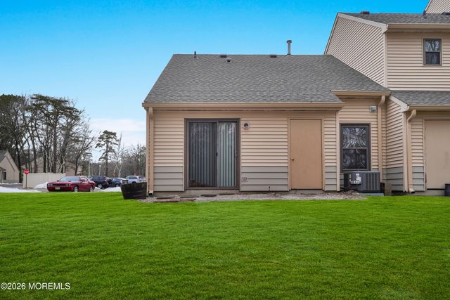 138 Aster Court, Jackson, NJ 08527