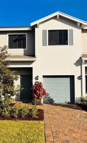 4829 Dillion St, Lake Worth, FL 33463