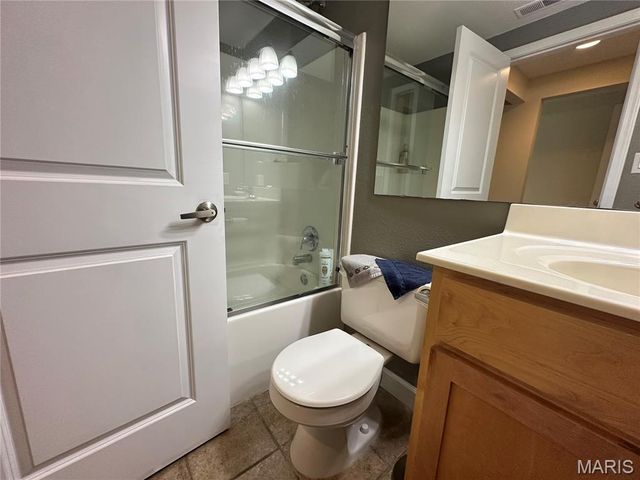 5330 Pershing Avenue 402, St Louis, MO 63112