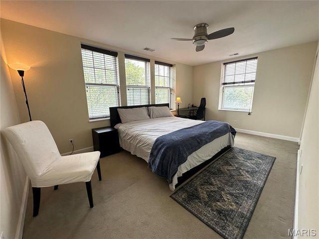 5330 Pershing Avenue 402, St Louis, MO 63112