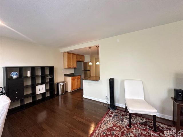 5330 Pershing Avenue 402, St Louis, MO 63112