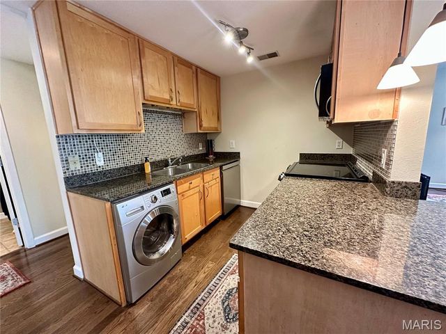5330 Pershing Avenue 402, St Louis, MO 63112