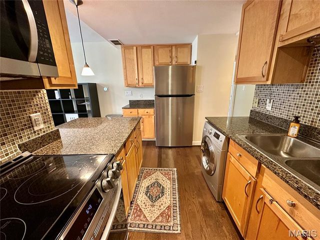 5330 Pershing Avenue 402, St Louis, MO 63112