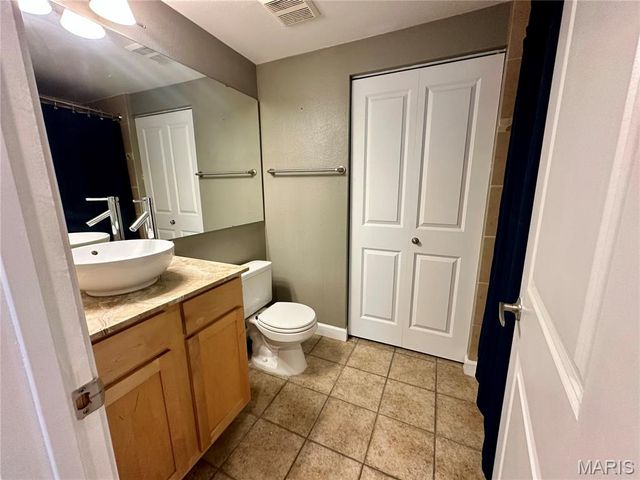 5330 Pershing Avenue 402, St Louis, MO 63112