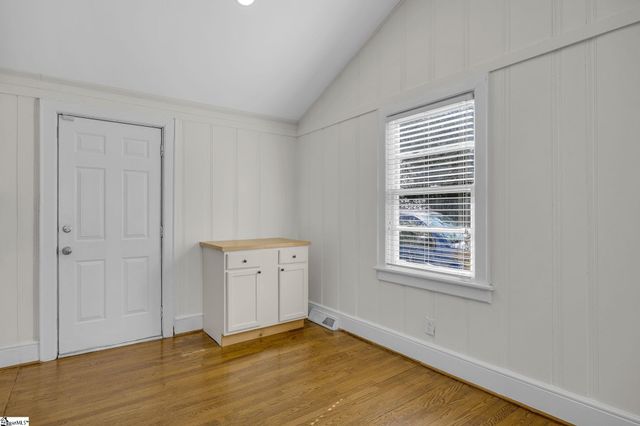 605 S Mountain View Road, Greer, SC 29651