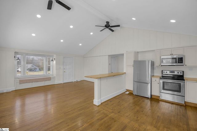 605 S Mountain View Road, Greer, SC 29651