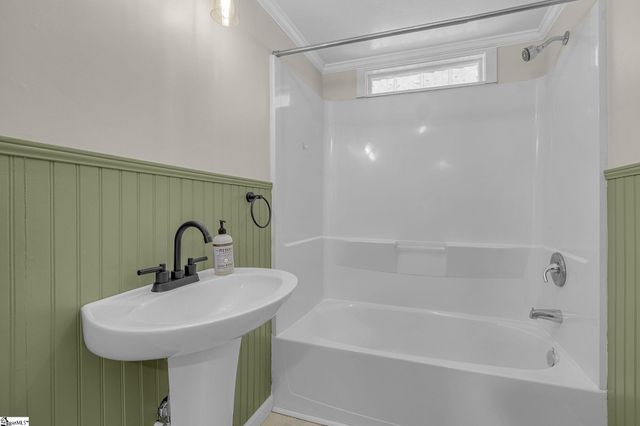 605 S Mountain View Road, Greer, SC 29651