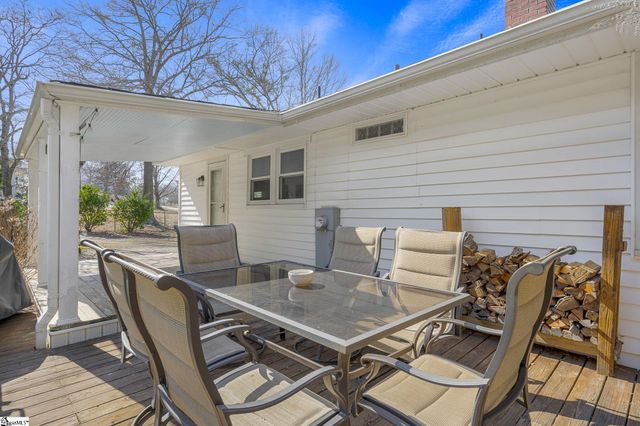 605 S Mountain View Road, Greer, SC 29651